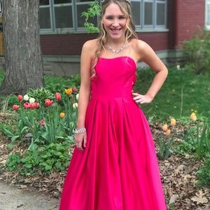 Meet your Posher, Lina